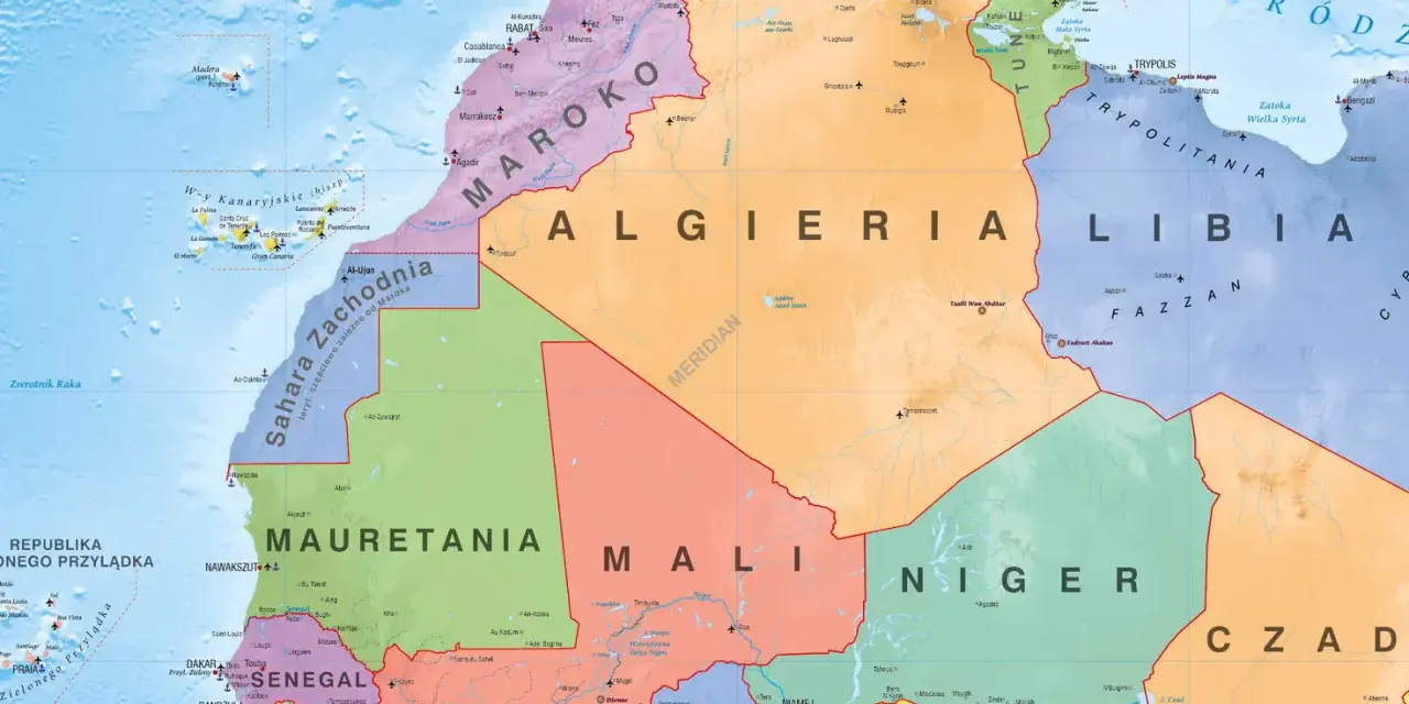 Mapa polityczna północno-zachodniej Afryki, pokazująca wszystkie kraje afryki, w tym Maroko, Algierię, Libię, Mauretanię, Mali, Niger, Czad, Senegal, Gwineę.