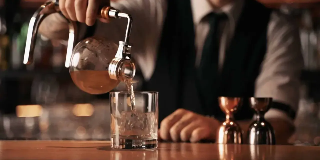Najlepsze koktajl bary w Warszawie, które musisz odwiedzić