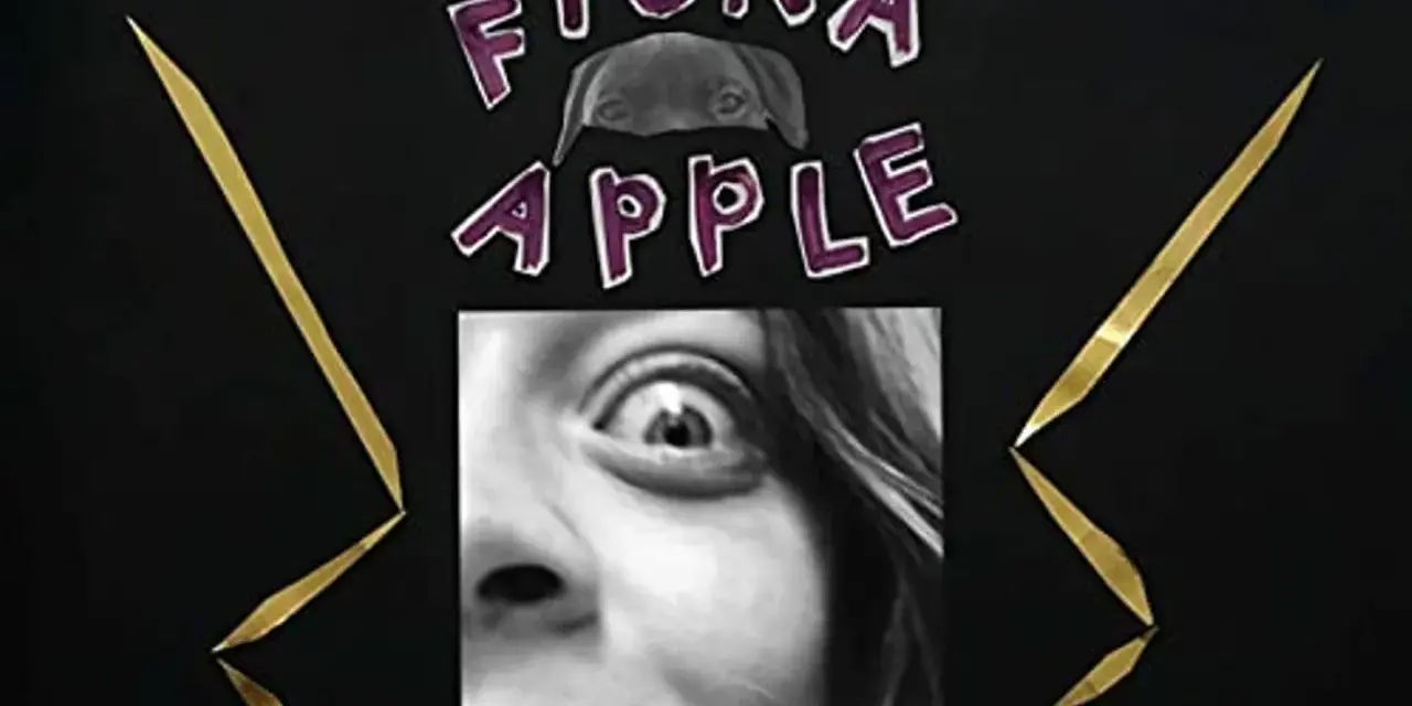 Fiona Apple, visage expressif, regard intense, entourée de lettres violettes et de pointes dorées.