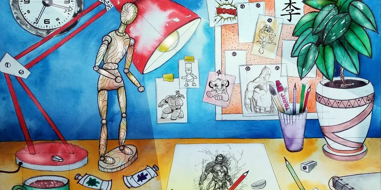 Artysta tworzy, czy manga to komiks? Na biurku leżą szkice postaci z kreskówek i komiksów, farby, ołówki i lalka-manekin.