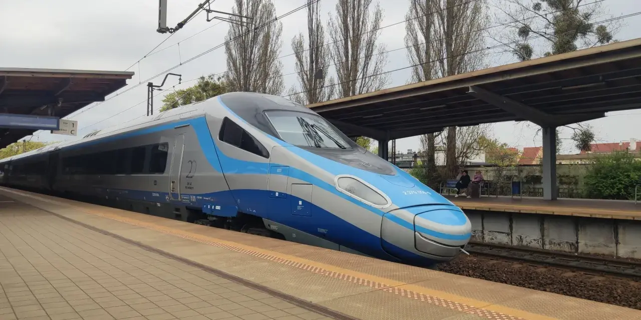 Pendolino Słupsk-Warszawa: Rozkład, bilety, czas i komfort podróży