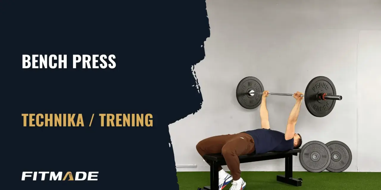 Technika bench press: mężczyzna ćwiczy na ławce, podnosząc sztangę. Poradnik jak sobie radzić z ciężarem.