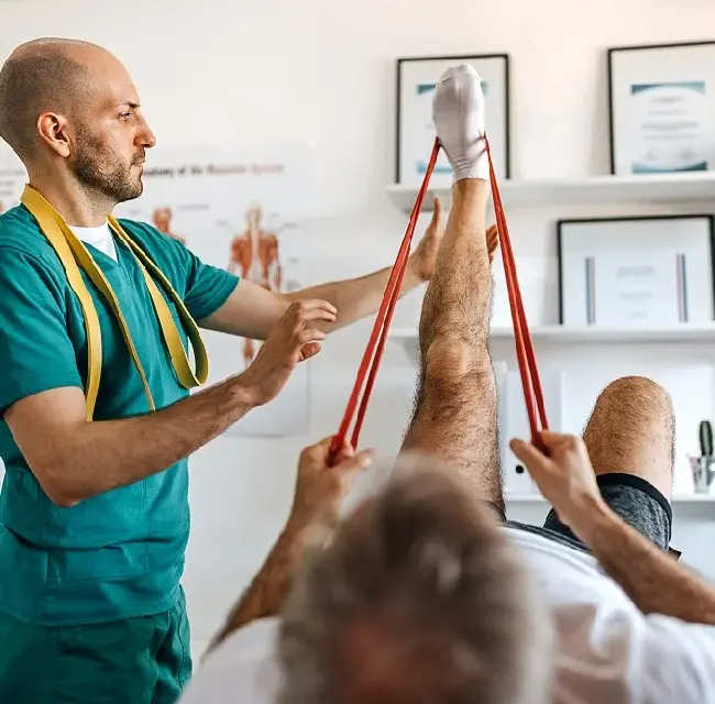 Fizjoterapeuta: Kim jest i jak pomoże Ci odzyskać sprawność?
