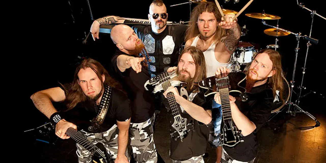 Zespół Sabaton, gotowy do wykonania utworów z albumu "The Last Stand".