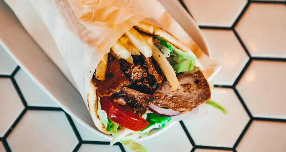 Pizza czy kebab co zdrowsze? Odkryj, co naprawdę wybierać!