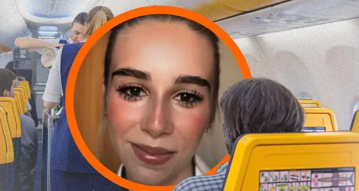 Uśmiechnięta stewardessa w kabinie Ryanair. Zastanawiasz się, ile zarabia stewardessa w Ryanair?