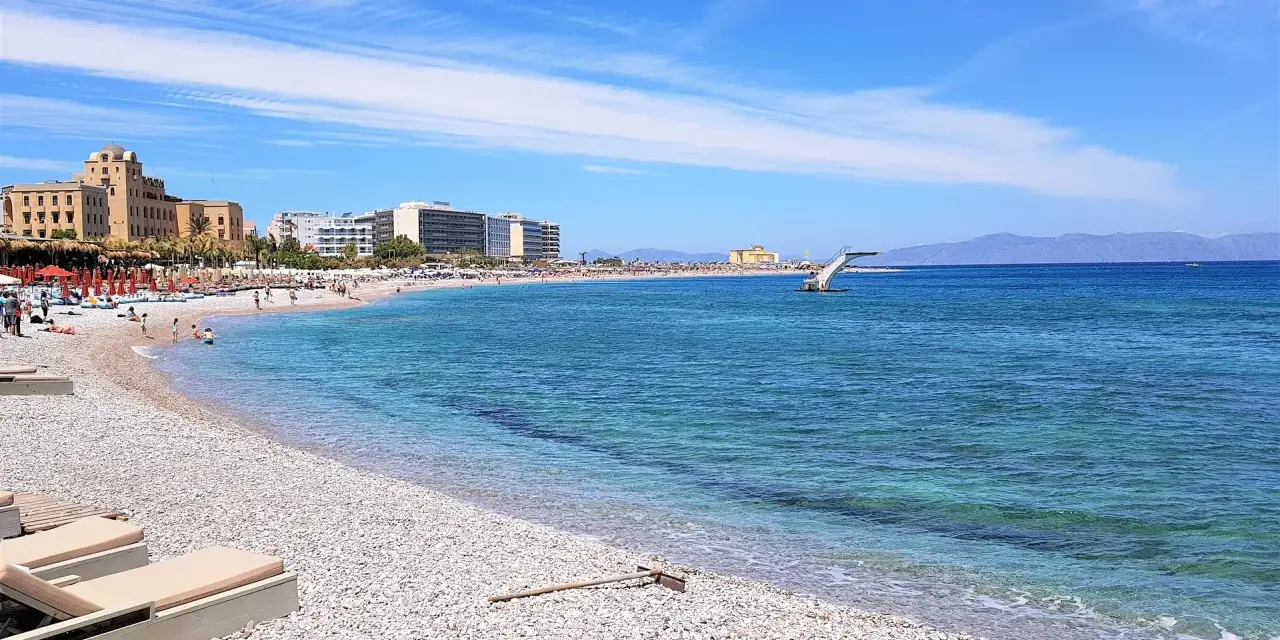 Hotele na Rodos po pożarach: Które ucierpiały? Aktualna sytuacja