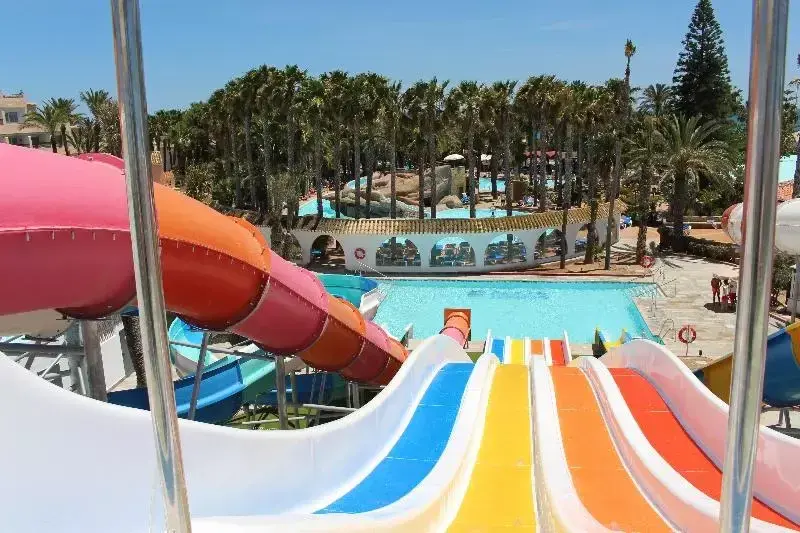 Hotel Roquetas de Mar: ¿Todo Incluido, Familiar o con Spa? Tu Guía