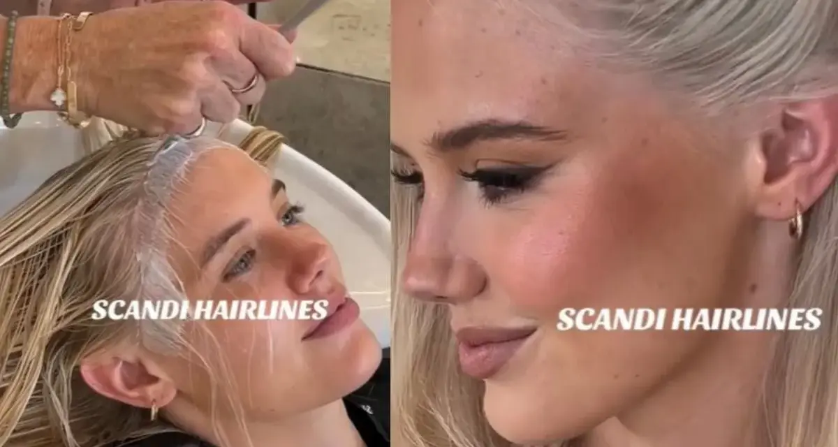 Blondynka w salonie fryzjerskim, jej włosy przy linii czoła są rozjaśniane. Efekt scandi hairline.
