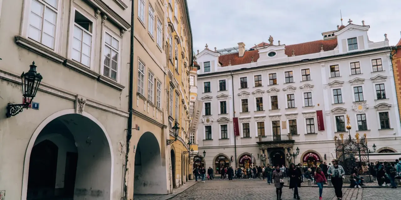 Biura podróży: Poznaj rynek, wybierz pewnie i uniknij błędów.