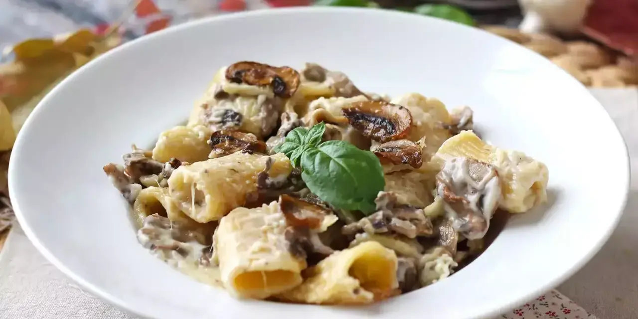 Kremowe spaghetti z grzybami: Mój przepis na mistrzowski smak!