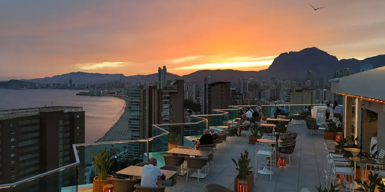 Hotel Port Benidorm: Disfruta de comodidad y cercanía a la playa