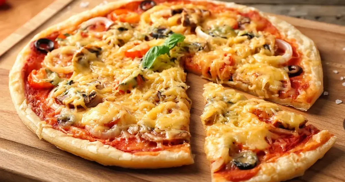 Ciasto na pizzę jak z Pizza Hut - uzyskaj idealną puszystość w domu