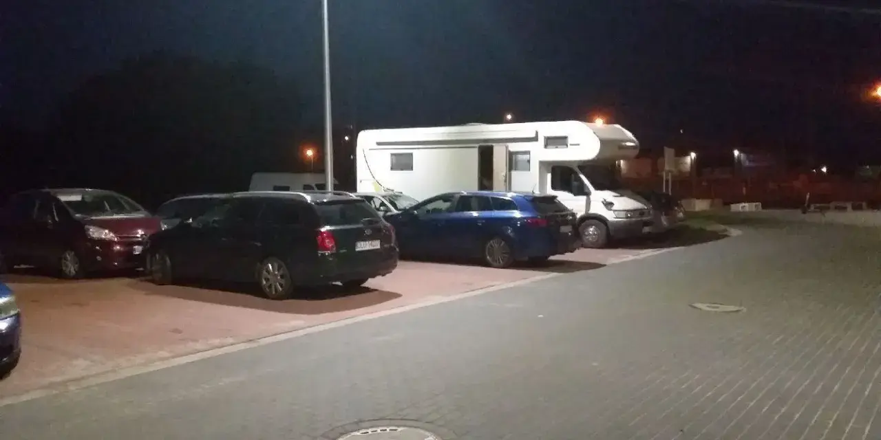 Kołobrzeg: Darmowe parkingi? Gdzie zaparkować bez opłat!