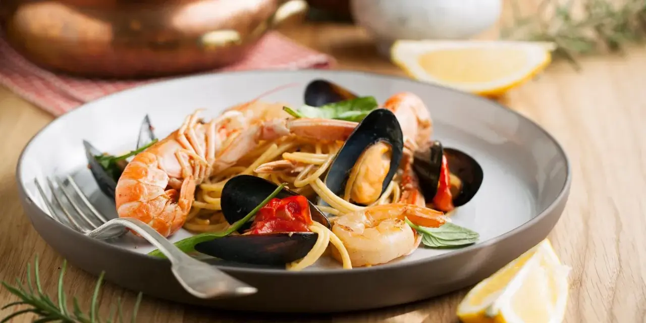 Spaghetti Frutti di Mare: Opanuj włoski klasyk bez gumowych owoców!