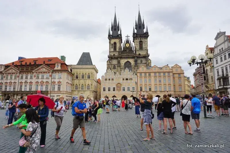 Praga: Praktyczny przewodnik, plany zwiedzania i porady dla Polaków