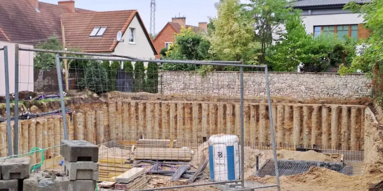 Ile stali na fundamenty? Kluczowe informacje, aby uniknąć błędów