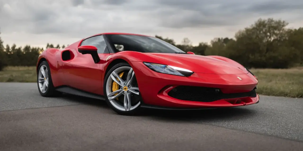 Ile kosztuje wypożyczenie ferrari? Ceny, które mogą Cię zaskoczyć