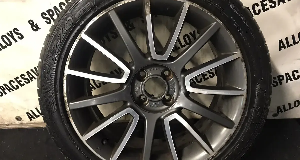 Cerchi in lega da 17 pollici per Fiat Bravo, design a 5 razze doppie, grigio antracite con finitura diamantata.