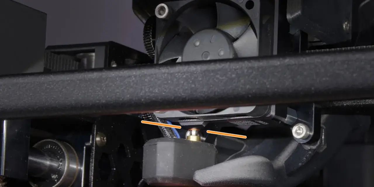 Dysza drukarki 3D Ender 3 V2, gotowa do druku po aktualizacji firmware.
