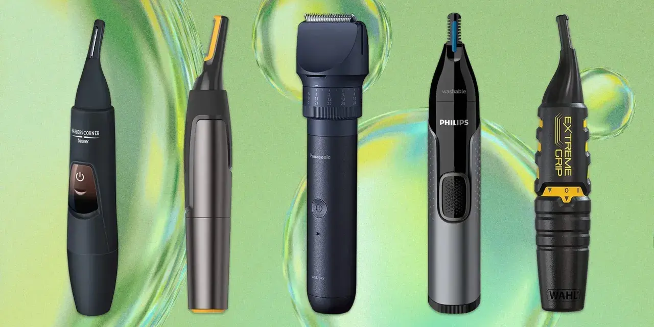 Cinco recortadoras para eliminar pelos en la nariz, de marcas como Philips y Wahl, sobre un fondo verde abstracto.