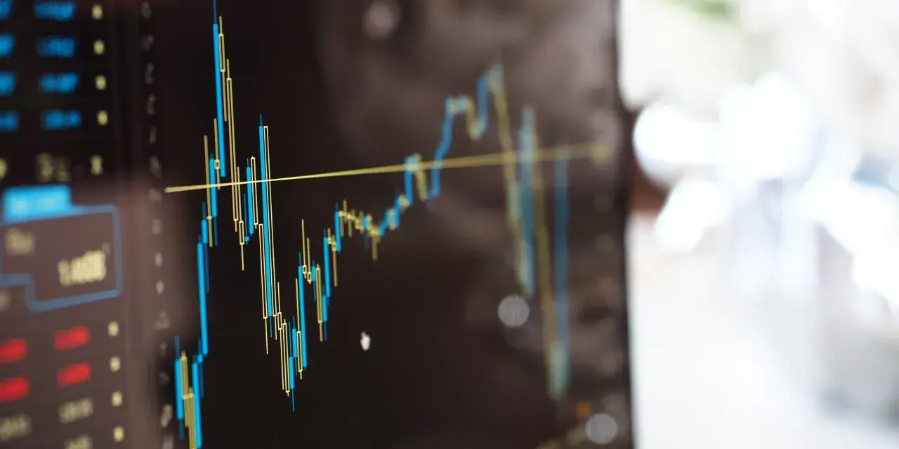 Jak analizować spółki Tesli będące liderami transformacji technologicznej?
