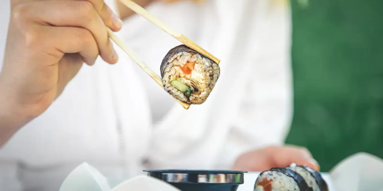 Od sushi express do szybkich wypłat - dlaczego dziś liczy się tempo