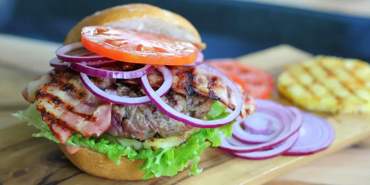 Jak zrobić idealnego burgera? Lepszy niż z restauracji!