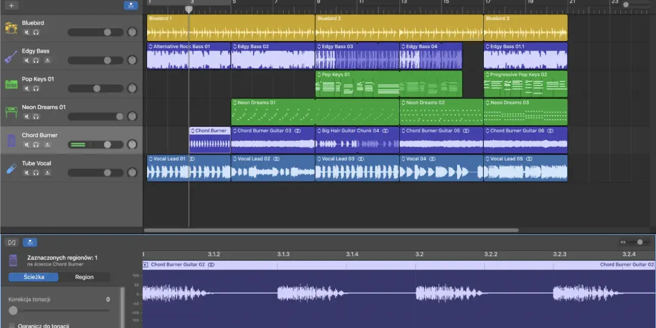 Interfejs programu GarageBand z wieloma ścieżkami audio: wokal, gitara, bas i klawisze. Widoczne fale dźwiękowe i nazwy instrumentów.