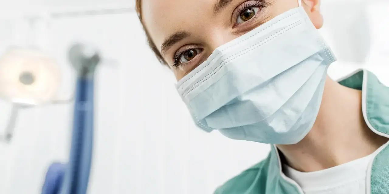 Co wziąć przed dentystą? Spokojna wizyta bez stresu!