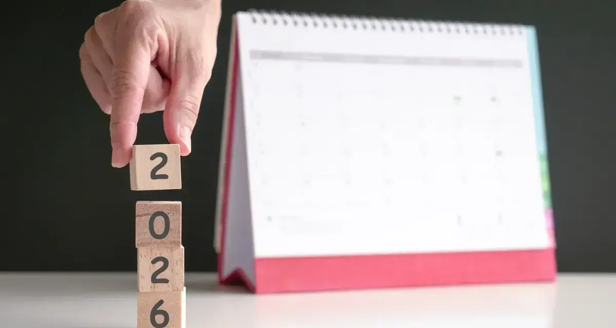 Oblicz staż pracy 2026: Zlecenia, studia, urlop w końcu się liczą!