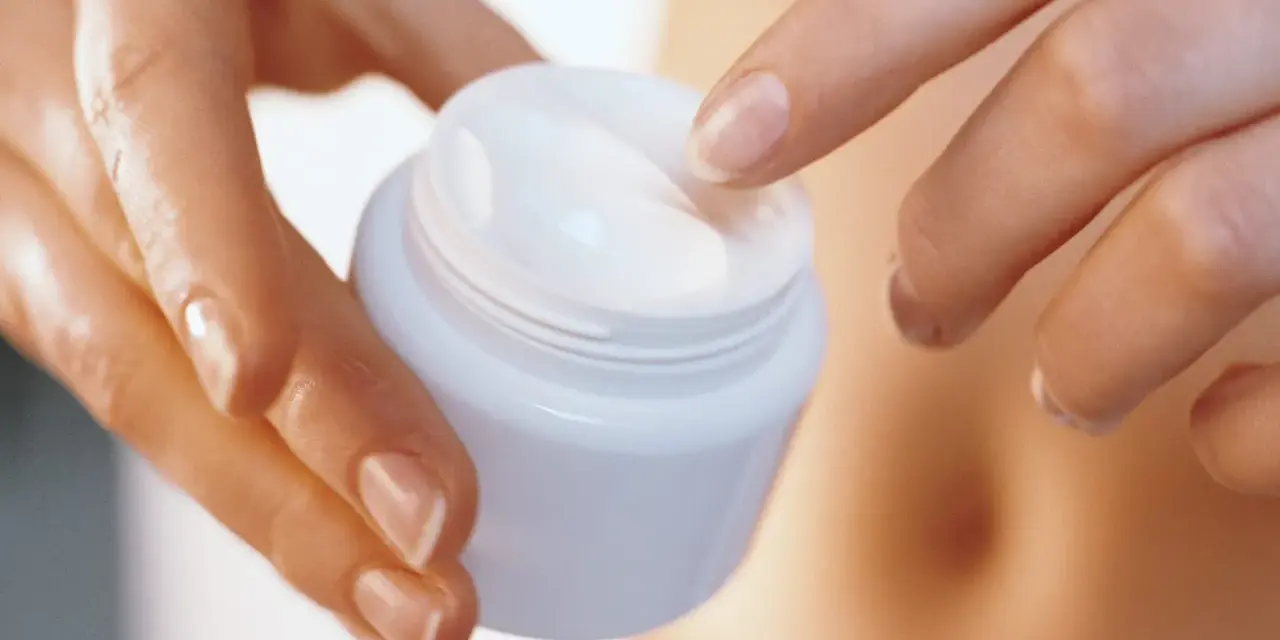 Sudocrem na pryszcze: Ratunek czy pułapka dla Twojej cery?