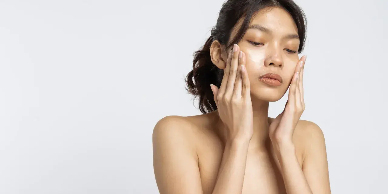 Peeling do cery trądzikowej: Enzymatyczny czy kwasowy BHA?