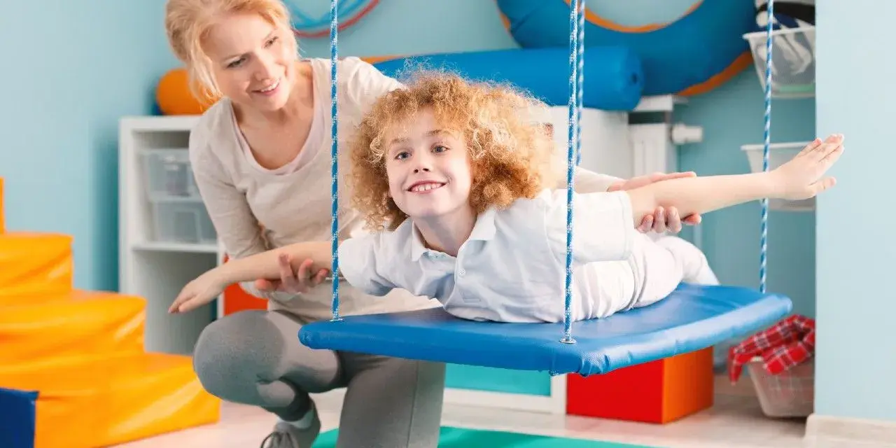 Dziecko czuje świat inaczej? Zaburzenia sensoryczne: objawy, diagnoza, wsparcie