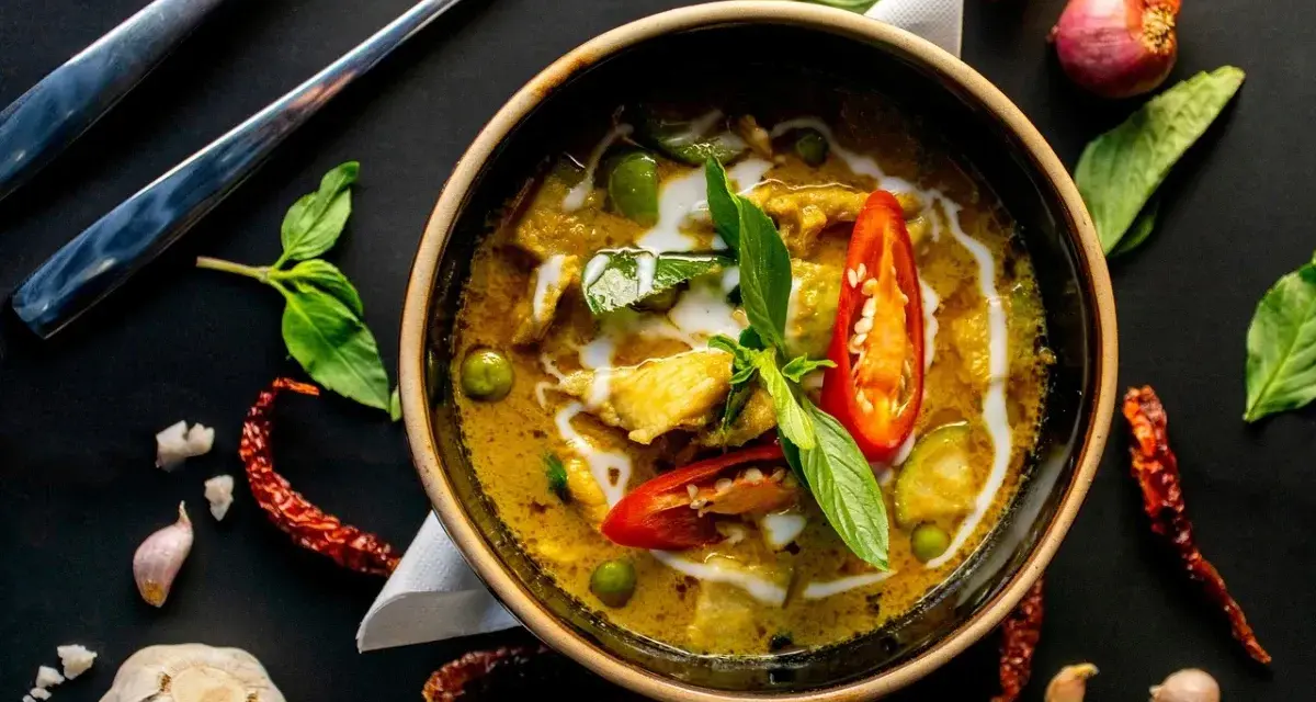 Jak zrobić idealny sos curry? Przepis i triki eksperta!