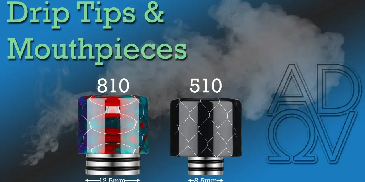 Dos boquillas de vapeo, una 810 multicolor y otra 510 negra, con vapor de fondo. Accesorios drip para personalizar tu experiencia.