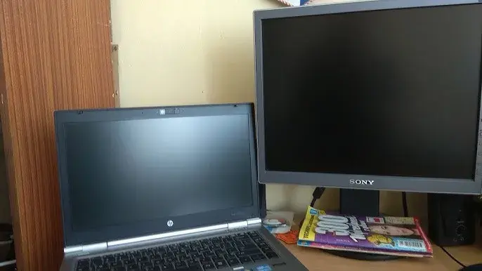 Jak użyć laptopa jako monitor HDMI - proste sposoby i porady