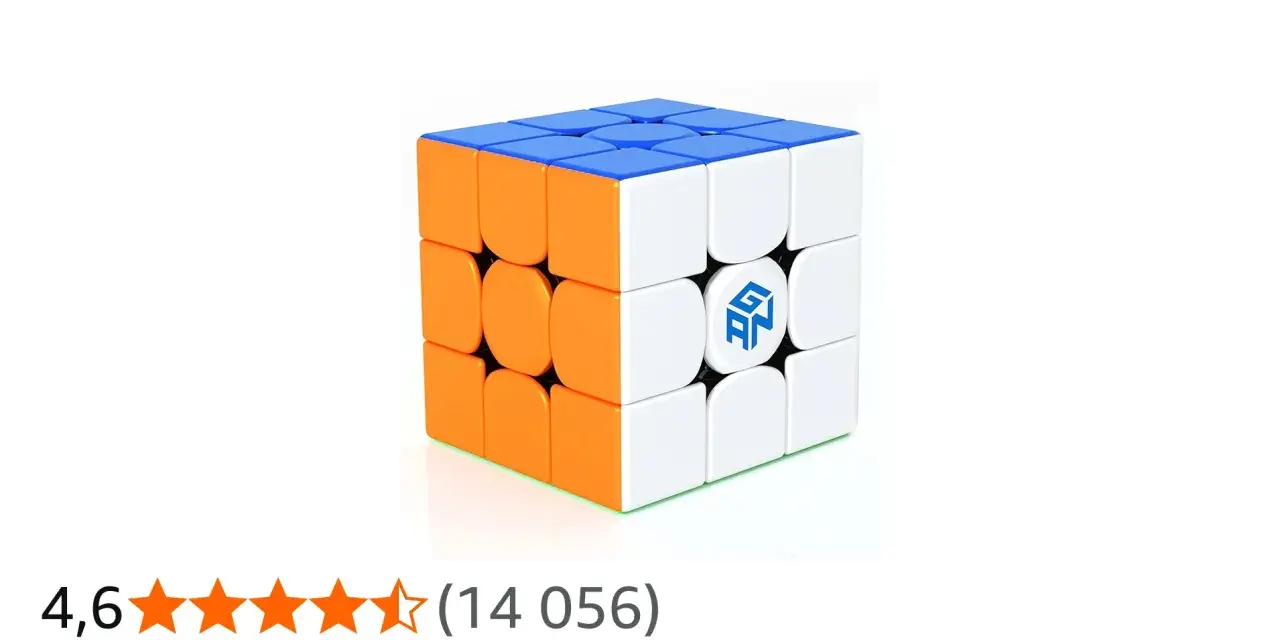 En rubiks speed cube med blå, orange och vita sidor. Logotypen GAN syns på en vit sida.