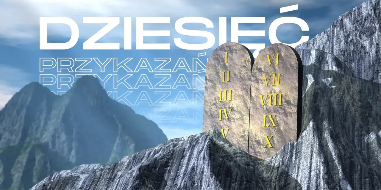Kamienne tablice z wyrytymi cyframi rzymskimi, symbolizujące **10 przykazań**, stoją na skalistym szczycie góry.