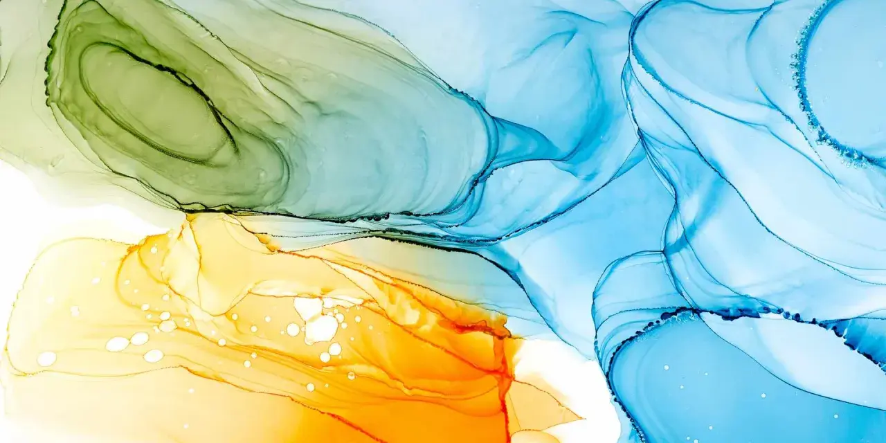 Dessin à l'encre abstrait aux couleurs vives : des volutes vertes, bleues et jaunes se mélangent, évoquant des vagues ou des nuages.