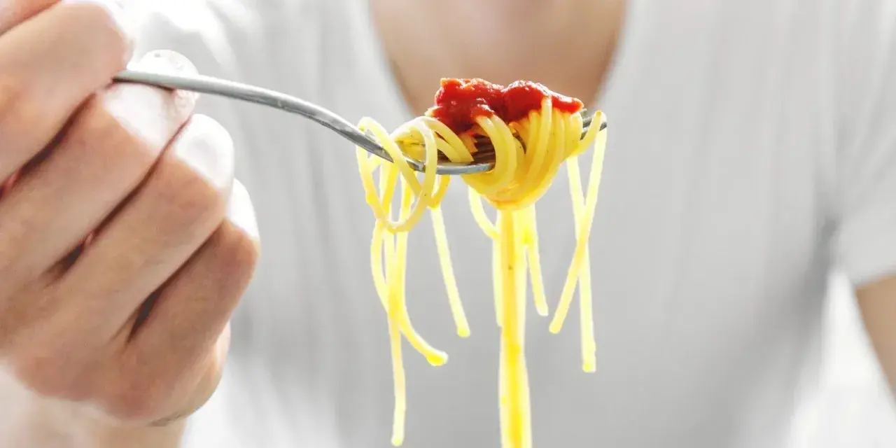 Spaghetti: ile kalorii? Jak jeść ulubione danie bez wyrzutów?