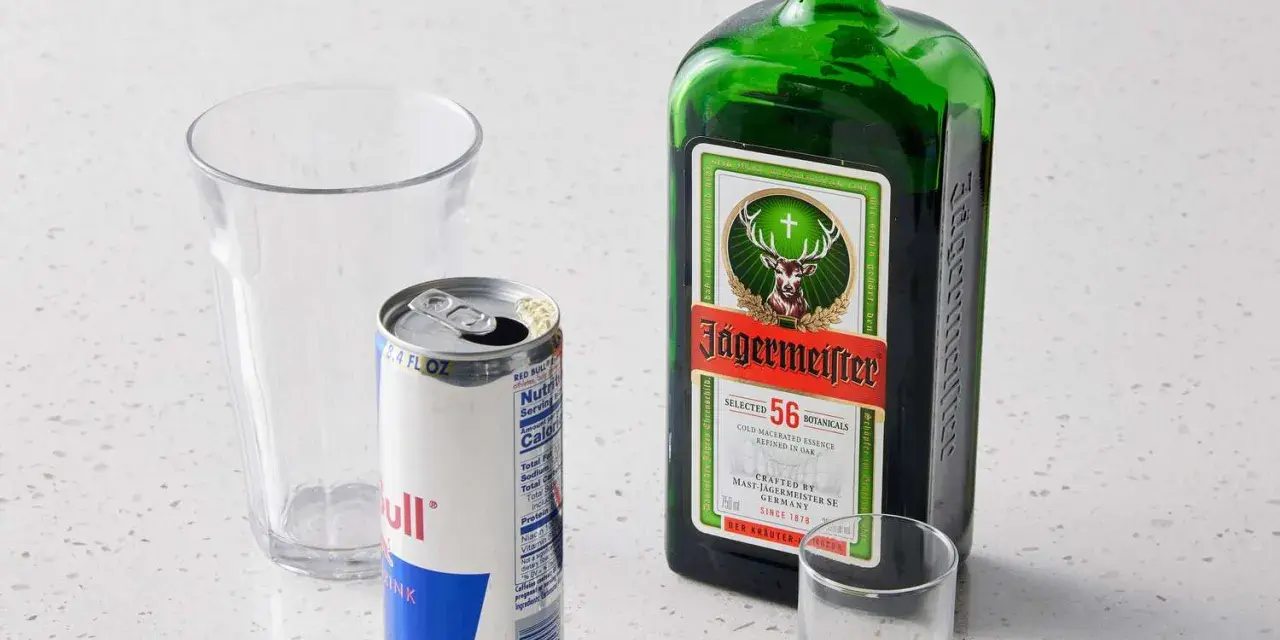 Jägerbomba: Jak zrobić i czy warto ryzykować zdrowie?