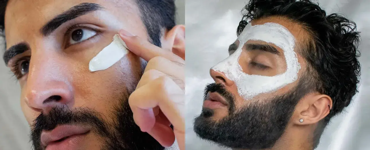 Hombre aplicándose mascarillas de arcilla para la cara. Una imagen muestra la aplicación, la otra la mascarilla puesta.
