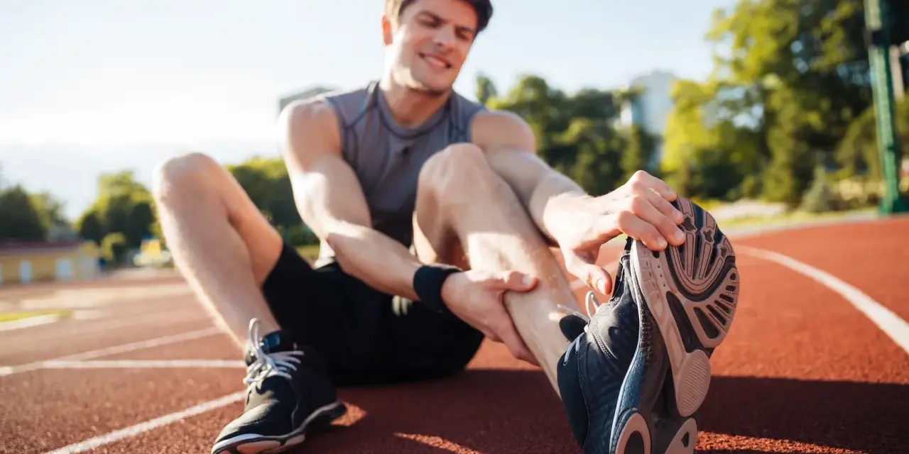Ból nogi na bieżni. Rehabilitacja funkcjonalna i sportowa to klucz do powrotu do formy.