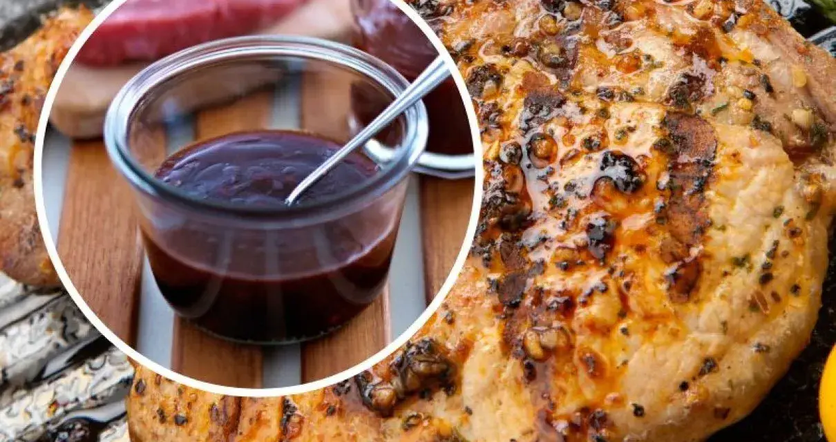 Soczysty schab na grilla, polany aromatycznym sosem BBQ. Idealny na letnie wieczory.
