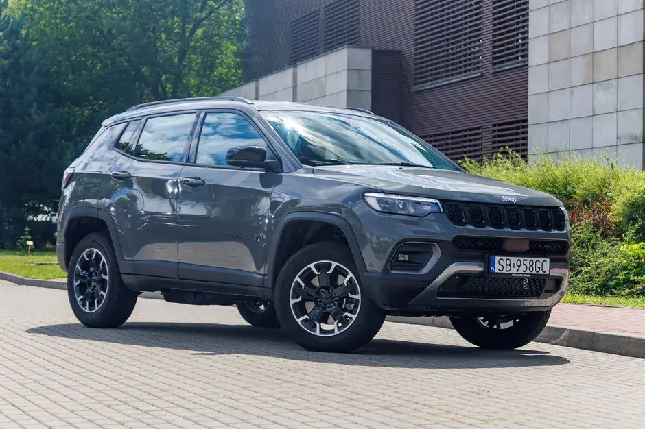 Jak upewnić się, że Twój Jeep nie ma akcji serwisowych do wykonania
