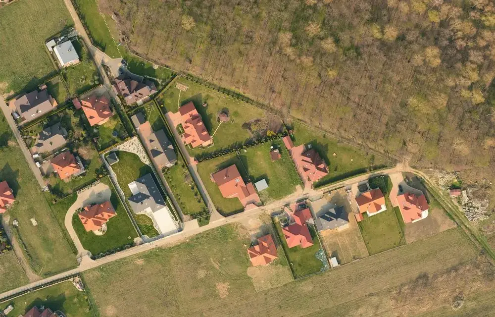 Jak znaleźć właściciela działki za darmo i uniknąć zbędnych kosztów