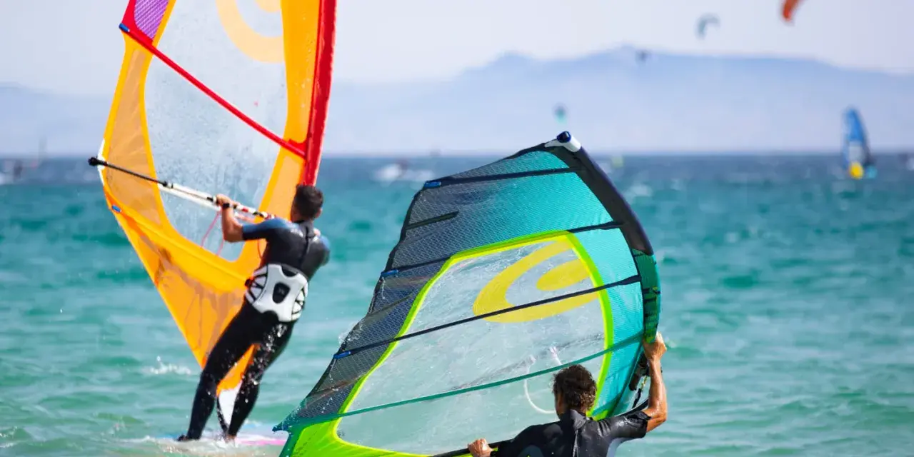 Windsurfing: Jaki wiatr jest idealny dla Ciebie? Sprawdź!