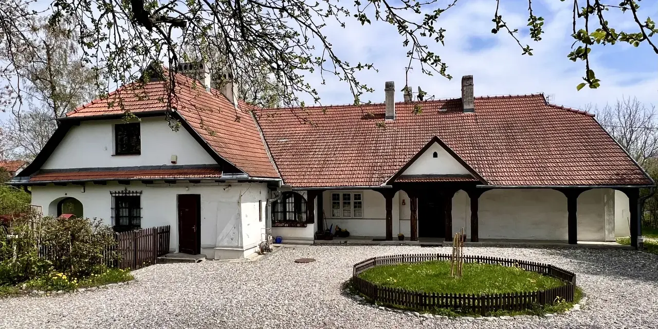 Rydlówka: Jak dworek w Bronowicach ożywia „Wesele” Wyspiańskiego?