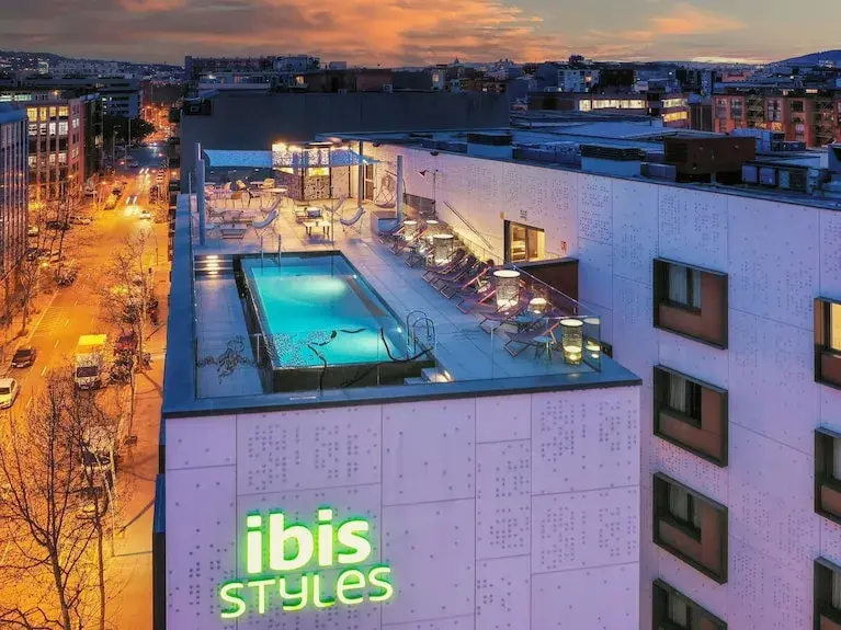 Ibis Barcelona Plaza Glòries 22@: ¿Tu hotel con piscina en azotea?